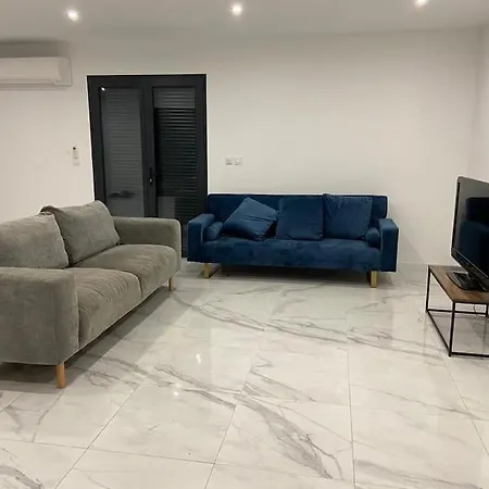 Jolie Moderne Villa